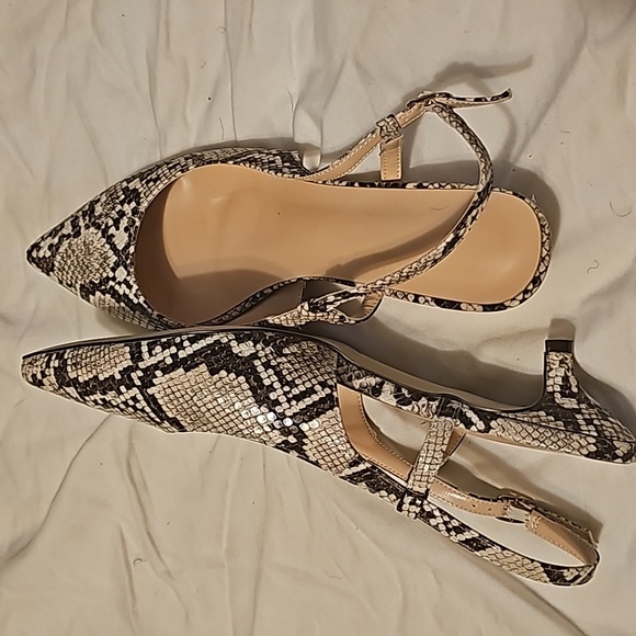 Kitten Heel Snakeskin Pump - Picture 10 of 11